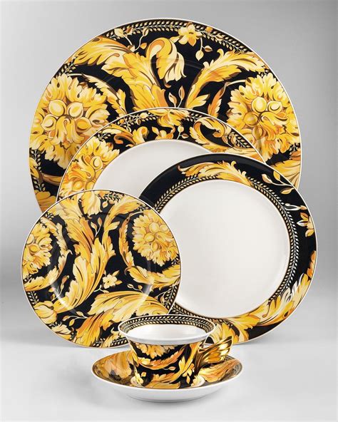 piatti da esposizione versace|versace dinnerware for sale.